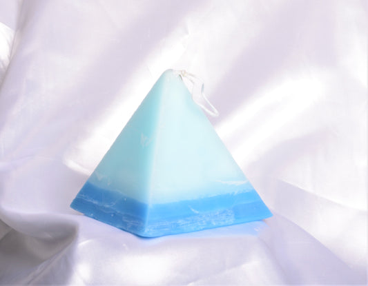 Hoku Sensations Pyramid Crystal Scented Candle Rest