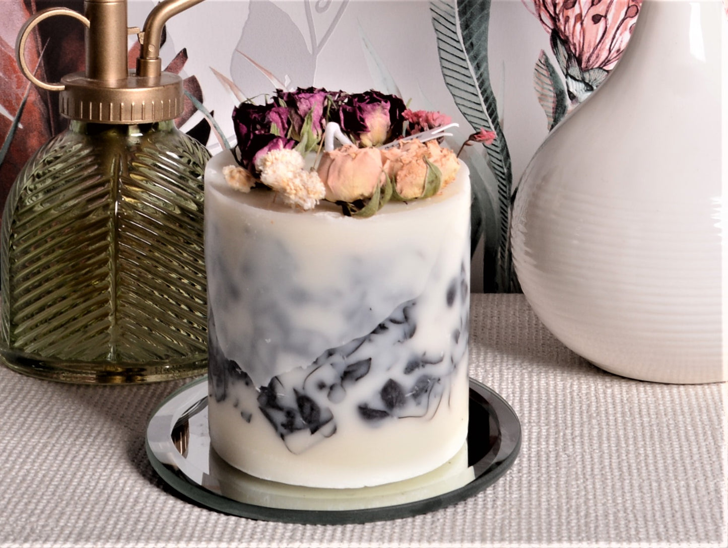 Kalei Floral Sweet Temptation Scented Candle